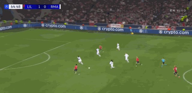 1727904707635030280.gif 打偏.gif